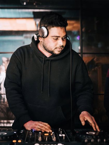 Behind the Decks: The Art of the Mix photo 3