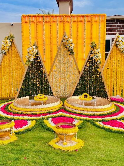 Decor Duniya - Wedding Decoration Haldi & Mehendi Sajawat photo 4
