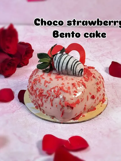 Our heart-shaped Choco Strawberry Bento Cake is made for sharing with someone special. It combines the classic pairing of rich chocolate and fresh strawberries, perfect for Valentine's Day or any romantic occasion.