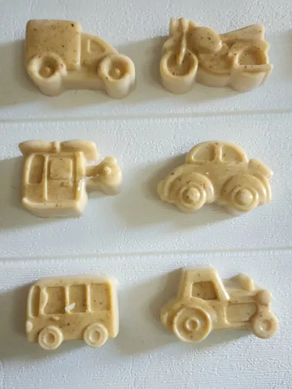I love making bath time fun for the little ones! These gentle baby soaps are shaped like cars and trucks and are made with natural ubtan powder, turmeric, and sandalwood to gently cleanse and nourish their delicate skin.