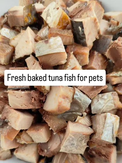 Boost your dog's meal with our fresh baked tuna fish toppers. These omega-3 rich cubes are a simple and delicious way to support healthy skin and a shiny coat. No mystery ingredients, just pure, baked fish that your pet will love.