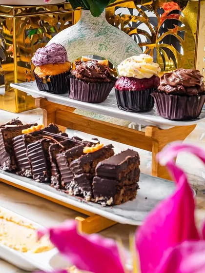 Ready to satisfy your sugar cravings? My dessert platters feature a tempting assortment of cupcakes and pastries, perfect for ending your meal on a sweet note.