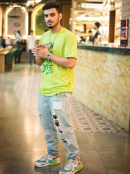 A casual shot from a gig at Playboy Gurgaon. My style is about standing out and being confident, just like my music.