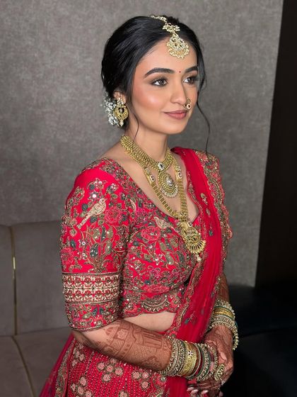 Classic Red & Maroon Bridal Looks photo 33