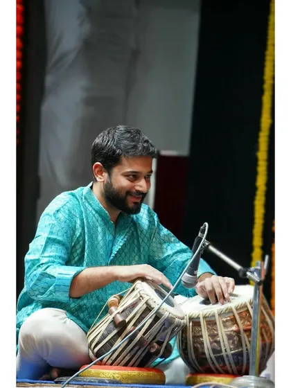 Another happy moment from the concert at Dadar Matunga Cultural Centre.
