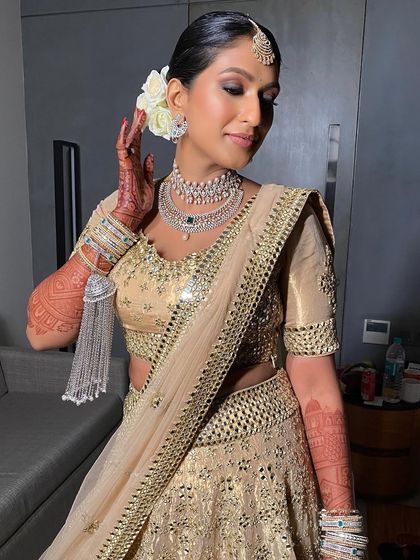 Elegant Buns & Updos photo 4