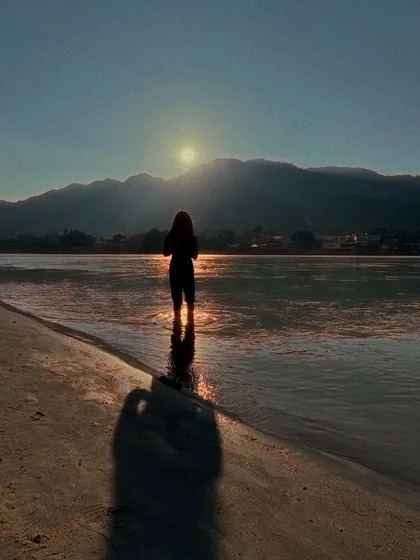 A quiet moment of reflection, standing in the holy Ganga river in Rishikesh at sunrise. My retreats often include visits to sacred sites, allowing us to soak in the spiritual energy of these powerful places and connect with practices that go beyond the mat.