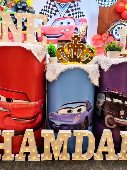 Uptown Event - Event & Party Decoration Fun with Characters: Cartoon & Movie Themes photo 16