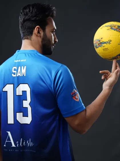 Sam, wearing number 13 for our MFA team, shows off his skills. We are proud to see our players from the working professionals batch progress to the senior team.
