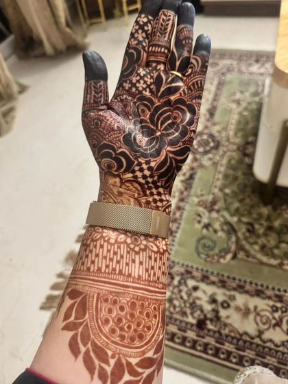 Shaikh Yasmeen - Bridal Mehendi The Final Stain: Rich & Organic photo 7