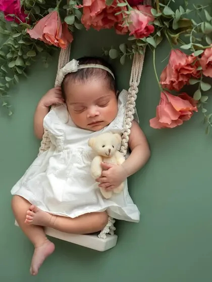Learning to create advanced composite images, like this baby on a floral swing, can truly elevate your photography. I will guide you step-by-step through the shooting and editing process to achieve these stunning results.