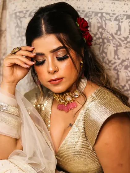 True beauty is the best version of your natural self. I created this timeless look to bring out sophisticated glamour with a focus on glowing skin and sparkling eyes.