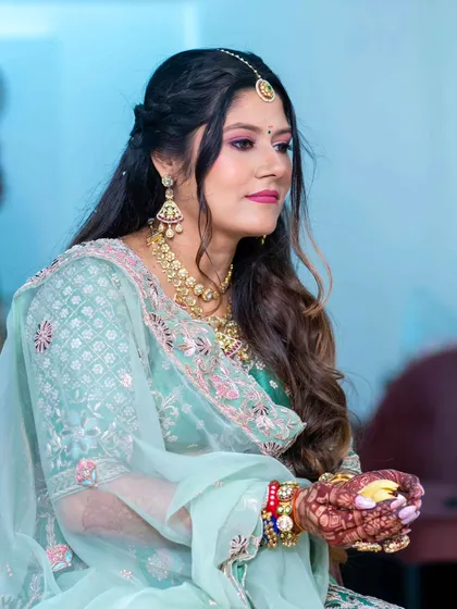 Another beautiful shot from the baby shower. The makeup is designed to be comfortable and long-lasting, ensuring she looks and feels her best throughout the event.