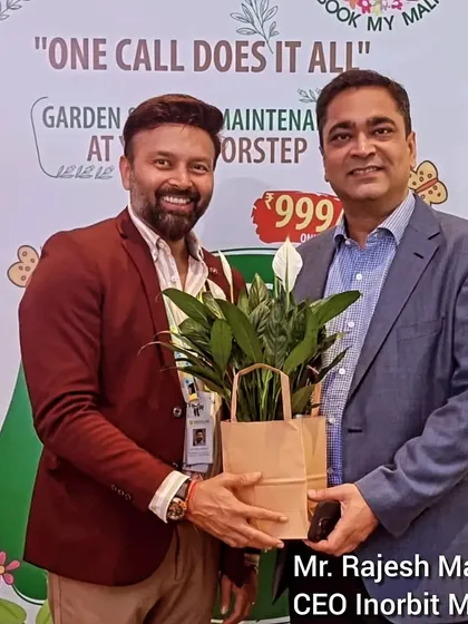 It was a pleasure to gift a Peace Lily to Mr. Rajesh Mahajan, CEO of Inorbit Mall, at the Retail Leadership Summit. Our green gifts are a symbol of growth and partnership.