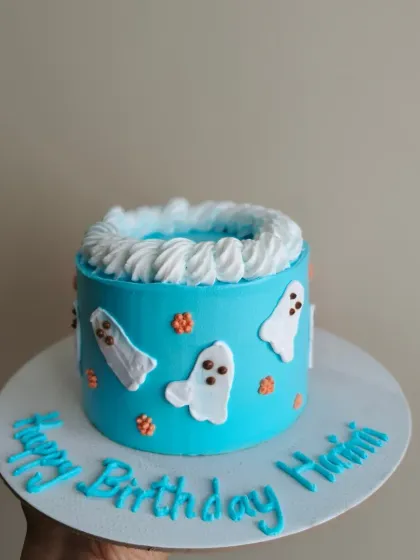 Another view of the fun ghost-themed cake.