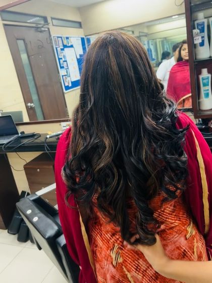 VLCC School of Beauty - Professional Hairdressing & Styling Creative Hair Coloring & Treatments photo 16