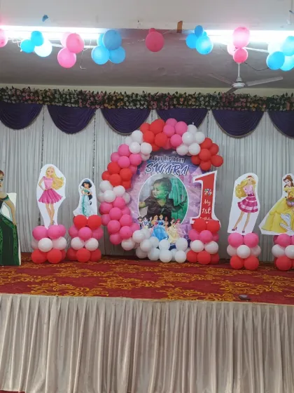 The full stage setup for the 3D Princess theme party, ready for the royal celebration.