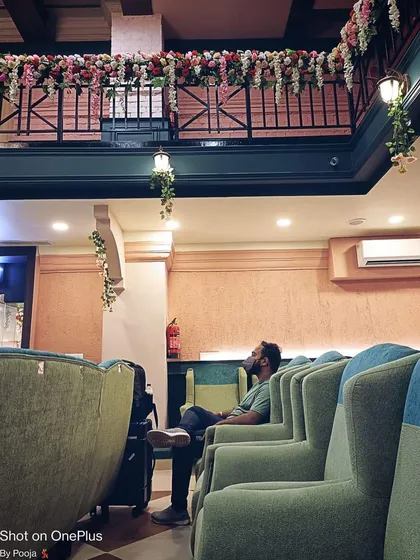 We are proud to have provided colour consultation for the prestigious AC executive lounge at Howrah station. Our goal was to create a relaxing and premium feel for travellers using a sophisticated colour scheme.