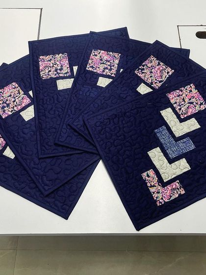 Another arrangement of the navy blue placemats.