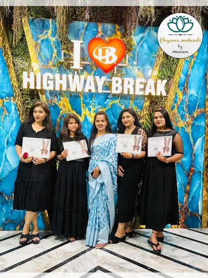 So proud of my latest batch of students! It brings me so much joy to see them complete the Basic to Advance course and leave with the confidence and skills to start their own mehendi journey.