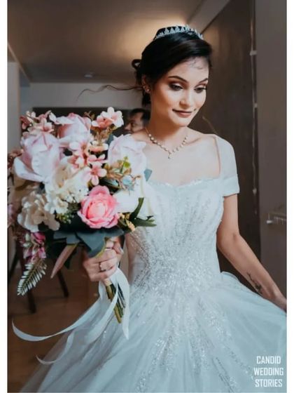 Bridal Elegance: Portraits & Preparations photo 34