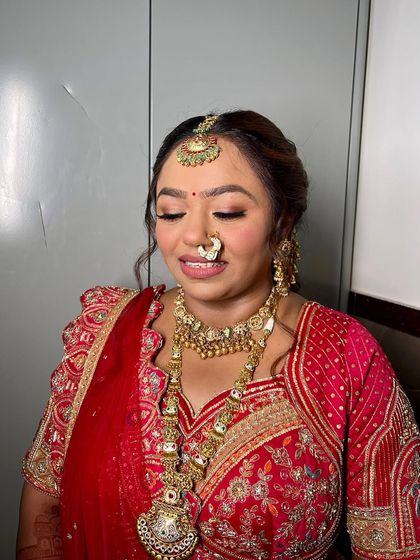 Timeless Wedding Day Looks photo 15