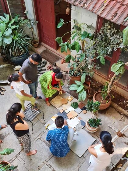 Duplicate image of the client and team material meeting.