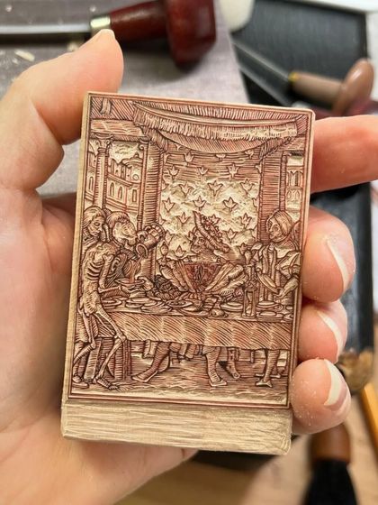 We love facilitating artistic exchange across cultures. Here, our master carver Ramu anna works with Philadelphia-based artist Rebecca Gilbert, two artisans united by the shared language of woodblock carving.