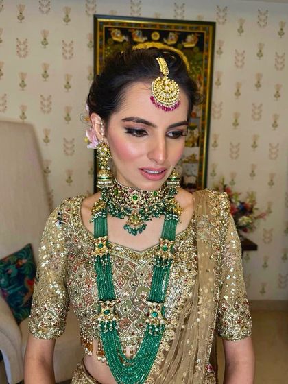 Elegant Buns & Updos photo 12