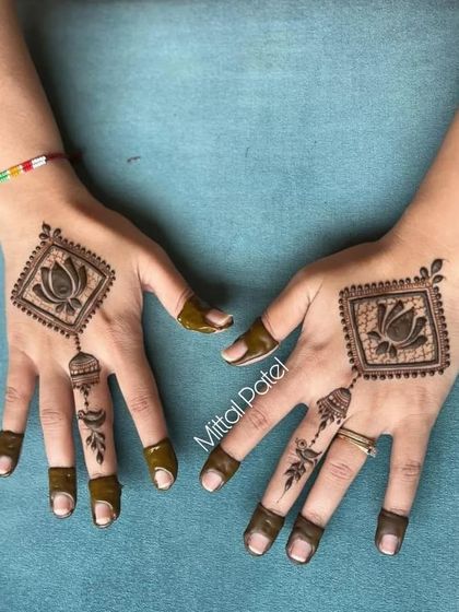Chic & Modern Mehndi photo 6
