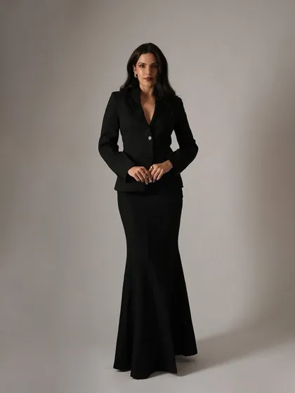 Power dressing at its finest. I styled Natasa Stankovic for a luxury brand launch in this striking all-black outfit, featuring a tailored blazer and a dramatic mermaid skirt to create a look of pure sophistication and strength.