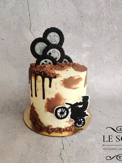 Le Soir Pâtisserie - Custom Cakes Personalized Hobby & Career Cakes photo 19