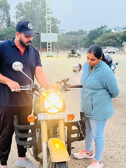 A coach explains the instrument cluster and what to look for while riding. Knowledge is power, and we empower our riders with comprehensive information.