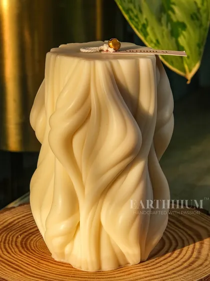 My sculptural pillar candles are designed to be beautiful even when they are not lit. This abstract piece adds a touch of modern, minimalist elegance to any shelf or tabletop, making your decor flex effortless.