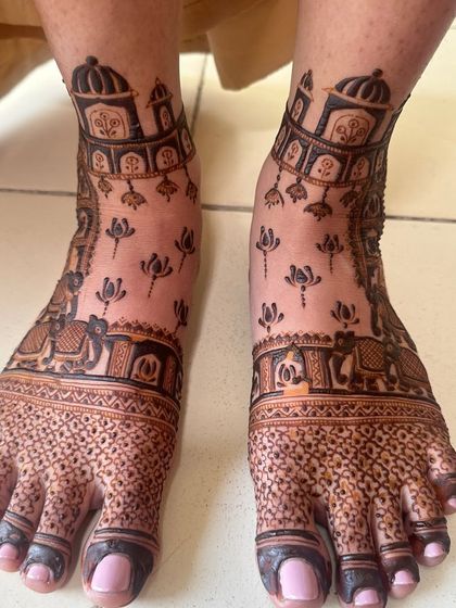 Elegant Feet Mehendi photo 7