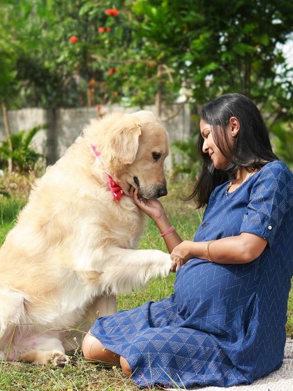 Priyanka - Pet-Inclusive Maternity Photography Quiet Moments & Cuddles photo 4