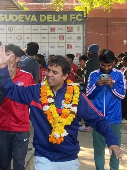 Our founder, Anuj Gupta, is welcomed back with garlands along with the team. His presence and guidance during the tour were a source of constant motivation for the players.