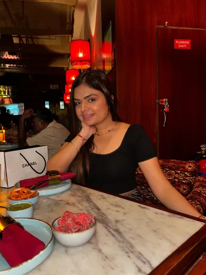 A dinner date at Anardana. The red-themed decor is so vibrant and beautiful.