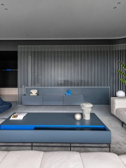 A Hint of Azul: Curvilinear Forms & Color photo 4