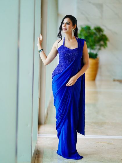 A stylish look for the WOW Awards. Dressed in royal blue, I felt confident and ready to command the stage.