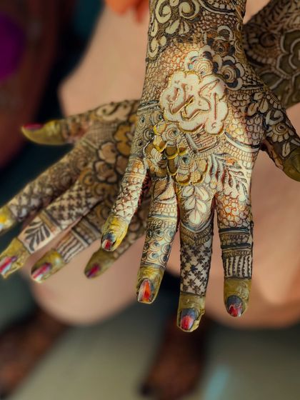 Z4 Studios - Bridal & Wedding Henna Personalized Henna Stories photo 17