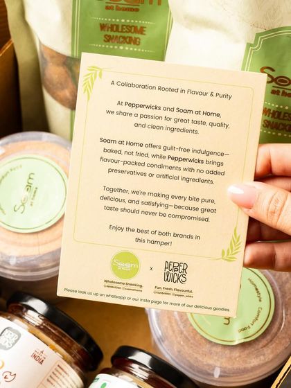 A collaboration rooted in flavour and purity. This card inside our hamper explains the shared passion for great taste and clean ingredients that brought Soam at Home and Pepperwicks together.
