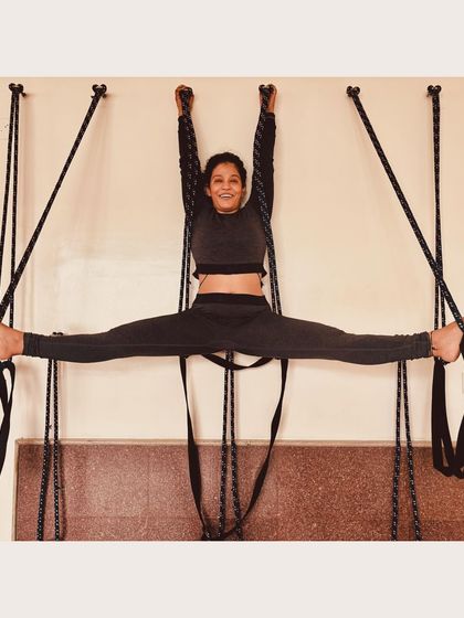 Nirakula Yoga - 200-Hour Yoga Teacher Training (RYT 200) Mastering with Props: Deepening Your Practice photo 8