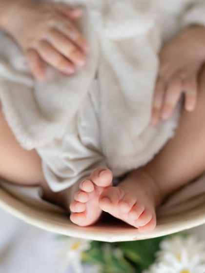 Every detail is perfect, from their tiny toes to their wrinkled fingers. I love taking close-up shots to preserve these fleeting features.