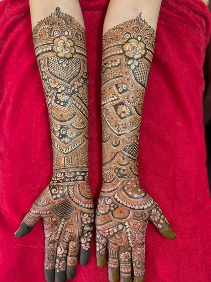Another shot of the rose engagement design.