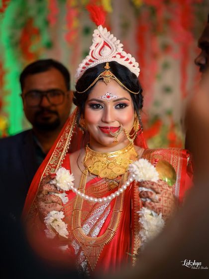 The Radiant Bride: Solo Portraits photo 32