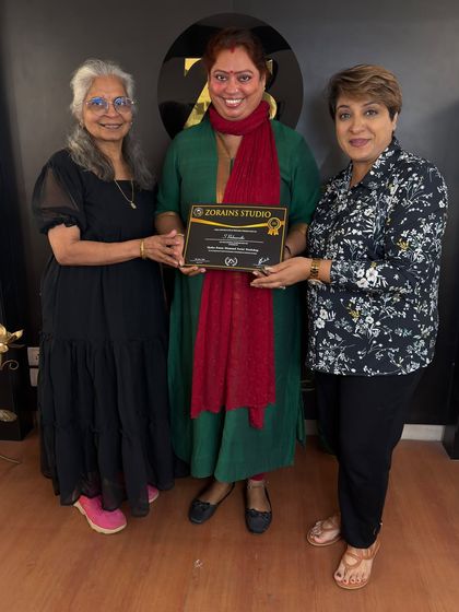 Congratulations to this student on her graduation from our facial workshop.