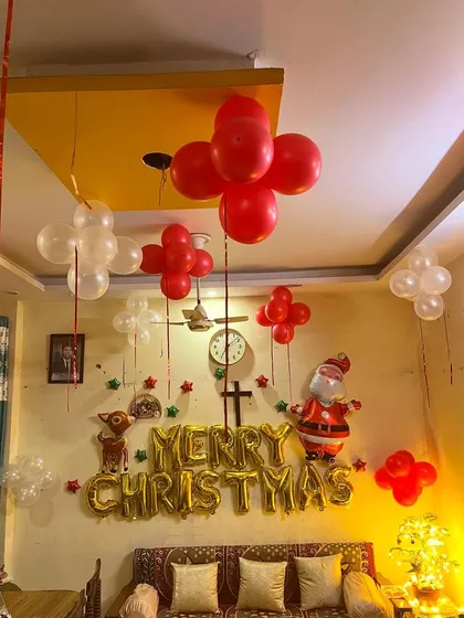 The simple yet festive home decor for Christmas.