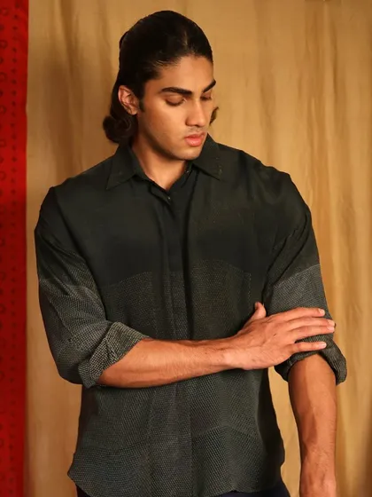 A look at our Festive Edit '24, a collection that blends heritage with versatile style. We've reimagined vintage South Indian motifs on contemporary silhouettes like shirts and vests, handcrafted with fine natural fabrics and archival woodblocks.