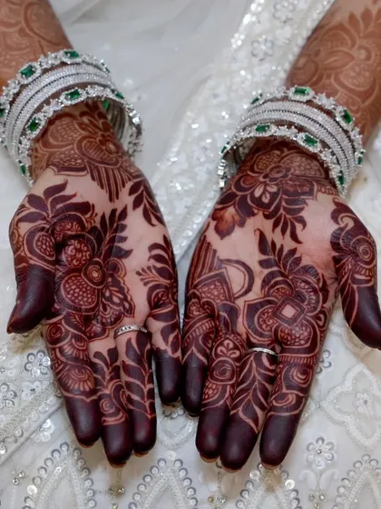 A close-up of the gorgeous mature stain from the engagement henna, showing the deep maroon color.
